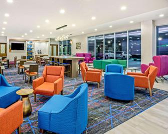 La Quinta Inn & Suites by Wyndham Waco Downtown - Baylor - Waco - Lounge