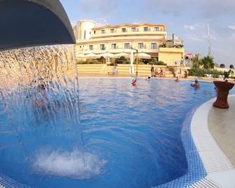 La Felce Imperial - Diamante - Piscina