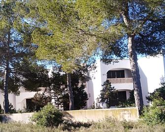 Apartment no. 1 - for 2 persons, quiet, close to the beach, - Sant Josep de sa Talaia - Gebouw