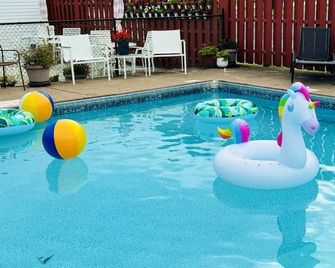Quality Lodge Sandusky - Sandusky - Basen