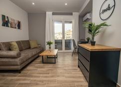 Raise Averof Serviced Apartments - Athen - Wohnzimmer