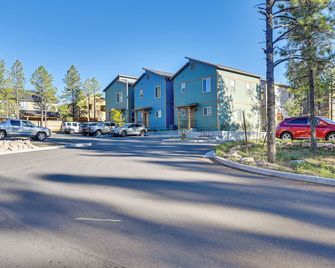 2 Mi to Dtwn Flagstaff: Home w/ Balcony! - Flagstaff - Edificio
