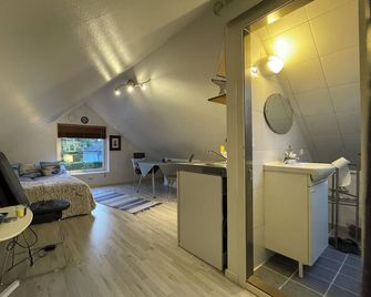 Sea-Inspired Suite for You and Your Pet - Jonsered - Vardagsrum