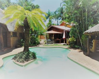 Trees Too Guest Lodge - Komatipoort - Piscina