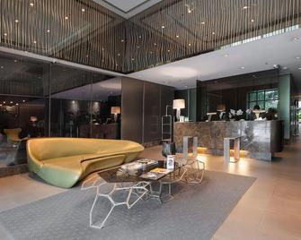 Kl Serviced Residences Managed By Hii - Makati - Lobby