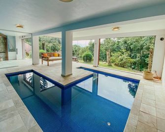 Pousada Ahavanoah - Monte Verde - בריכה