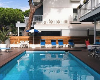 Hotel La Cappuccina - Riccione - Piscina