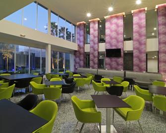 Holiday Inn Express & Suites Hermosillo By IHG - ארמוסיו - מסעדה