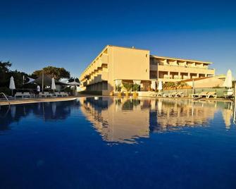 Hotel Tahiti - Ес-Пуйоль - Басейн