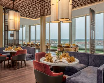 Taj Cochin International Airport, Kerala - Koczin - Restauracja