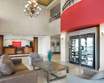 Ramada Suites by Wyndham San Diego/Hotel Circle Area - San Diego - Lobby