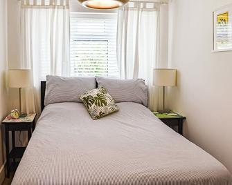 2 bedroom accommodation in Epsom - Epsom - Bedroom