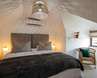 Bergview Apartments - Hilton - Bedroom