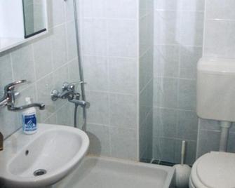 Apartments Adria - オレビック - バスルーム