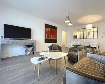Appartement 2 Chambres Avec Parking En Centre-Ville & Cabine De Plage En Bonus - Deauville - Salon