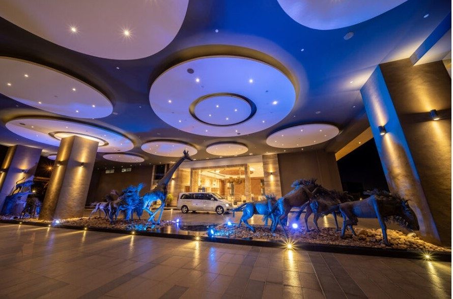 Emara Ole-Sereni - Nairobi - Lobby