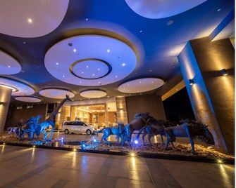 Emara Ole-Sereni - Nairobi - Lobby