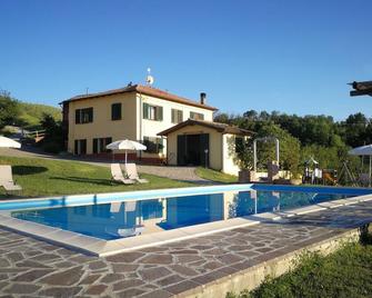 Agriturismo Tenuta Monteoliveto - Cottage Relax - Vesime - Zwembad