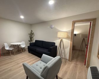 Explorer Rest & Recreation - Sandusky - Sala de estar