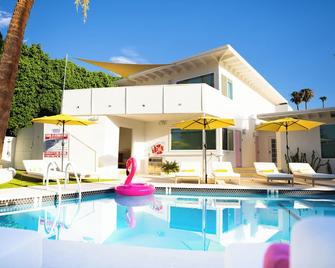 ذا كاكتاي - بالم سبرينغس - حوض السباحة