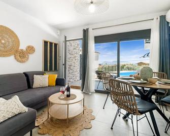 Oceanida Terpsis Lyxury Suite - Nikiana - Sala de estar