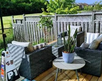 Cozy, Comfort, Convenience - Milton - Patio