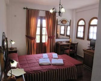 Hotel Cortijo Las Grullas - Benalup-Casas Viejas - Bedroom