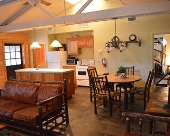 Red Bud Lodge - El Portal - Sala pranzo