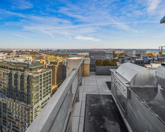 The Bartlett - Arlington - Balcony