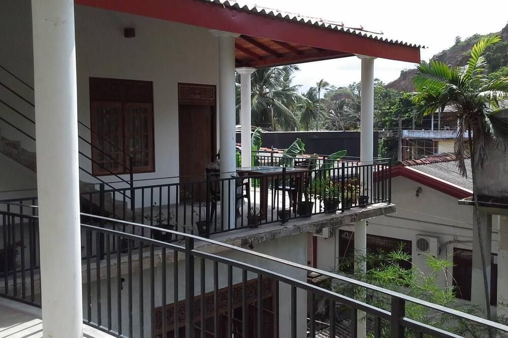 Srimali's Residence - אונוואטונה - מרפסת
