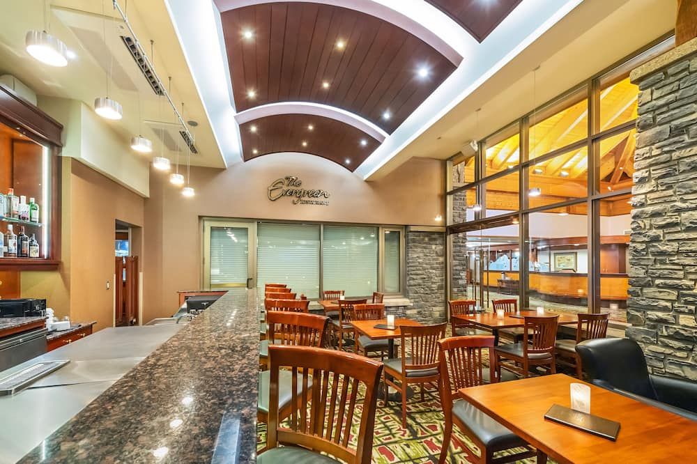 Royal Canadian Lodge - באנף - מסעדה