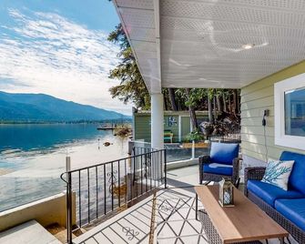 Brooks Lake House - Christina Lake - Balcony