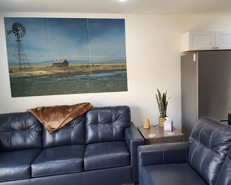 Rancher's Suite Unit 1 - Truth or Consequences