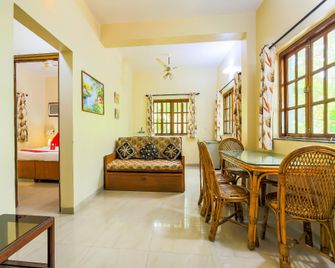 Oyo 13747 Tanisha Guest House - Mormugao - Salónek
