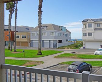 Ocean Surf Inn & Suites - Huntington Beach