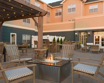 Homewood Suites by Hilton Indianapolis-Airport/Plainfield - Plainfield - Patio