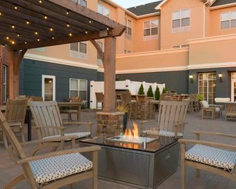 Homewood Suites by Hilton Indianapolis-Airport/Plainfield - Plainfield - Patio