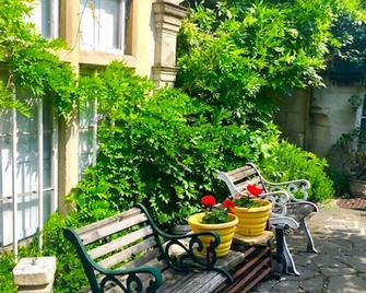 Lauras Townhouse Apartments Balloon Watchers Retreat - Bath - Patio