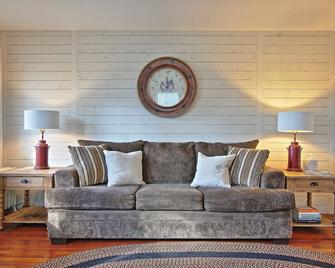 Comfort, charm, and convenience, close to Hershey, reserved off street parking - Hummelstown - Phòng khách