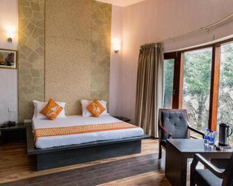 Spring Valley Resorts By Dls Hotels - דרמאסאלה - חדר שינה