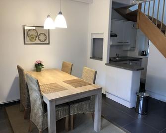 Appart Hotel Le Canville - Saint-Léonard - Dining room