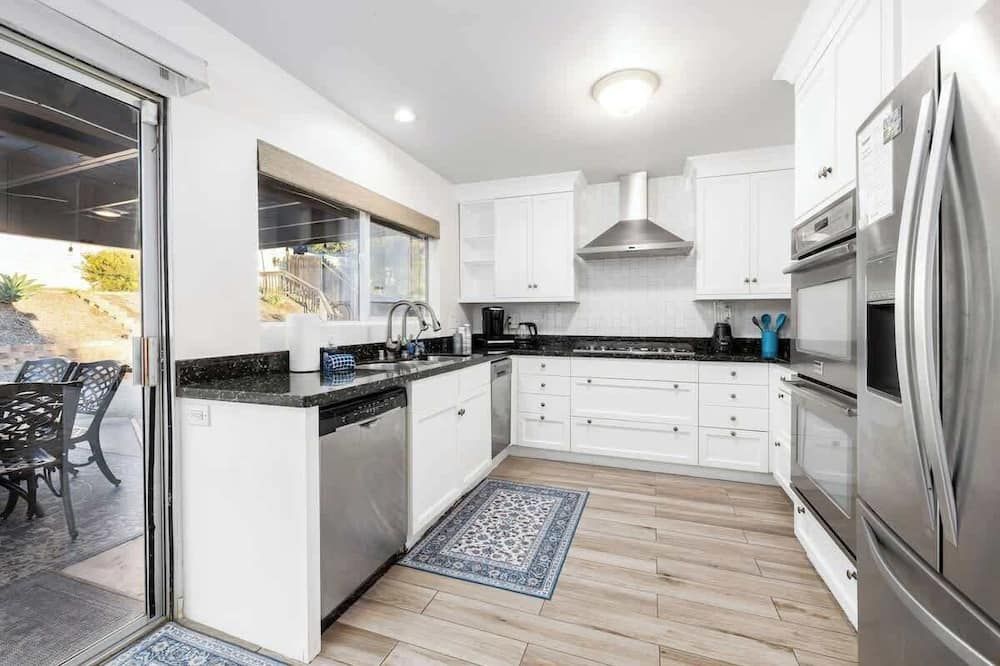 5 Bedroom Home With Firepit - סן דייגו - מטבח