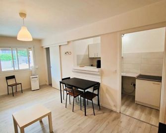 Bel Air - Studio, Proche Centre, Wifi, Climatisation - Antibes - Comedor