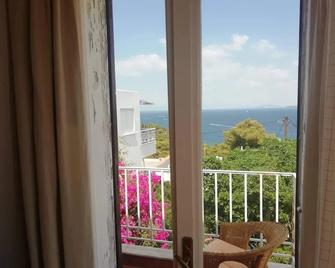 Nice house with sea view in Spetses, Greece - Σπέτσες - Μπαλκόνι