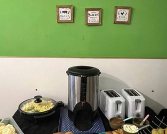 Hostel Lagares - Mendoza - Buffet