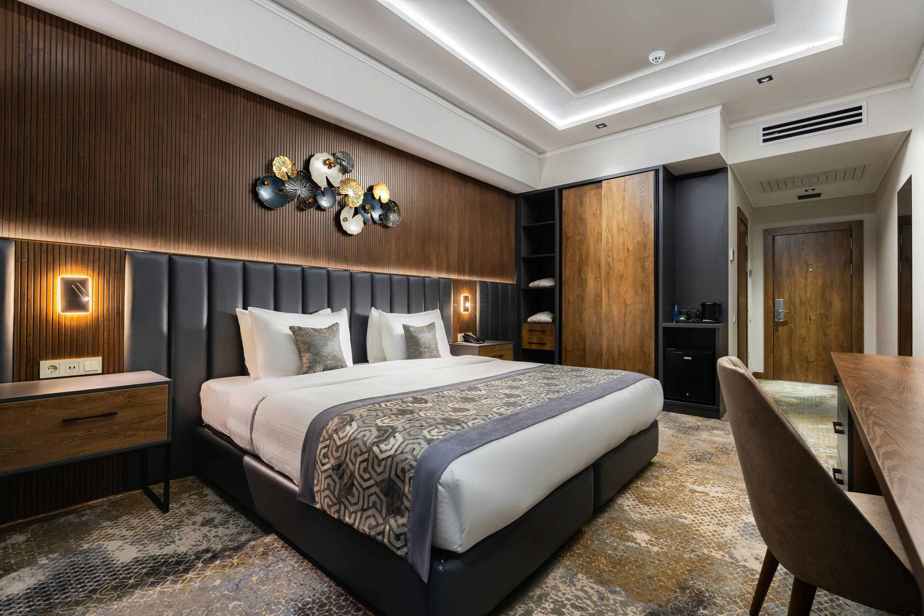 Shamsan Airport Hotel thumbnail 2