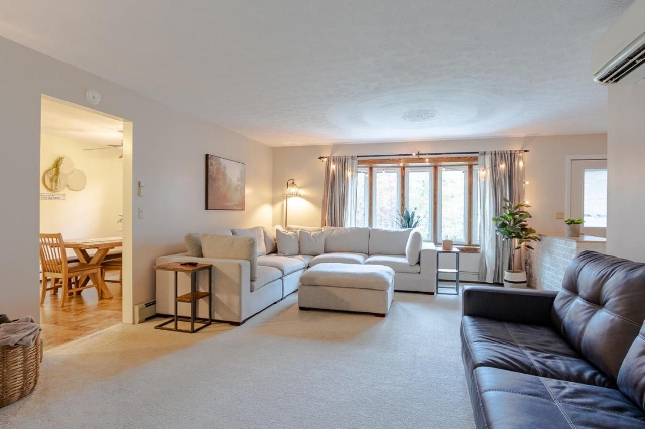3BR Getaway Pickleball Court, Pool hot tub