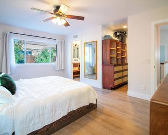 Yorba Linda Furnished Retreat with Pool and Spa - Yorba Linda - Bedroom