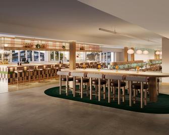 ذا لوس، سانت بيت بيتش، إيه تريبوت بورتفوليو هوتل - سانت بيتي بيتش - بار