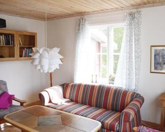 Stunning Home In Nordmarkshyttan - Filipstad - Wohnzimmer